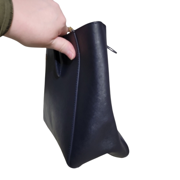 EUC Tory Burch Navy Leather Tote - Picture 5 of 7